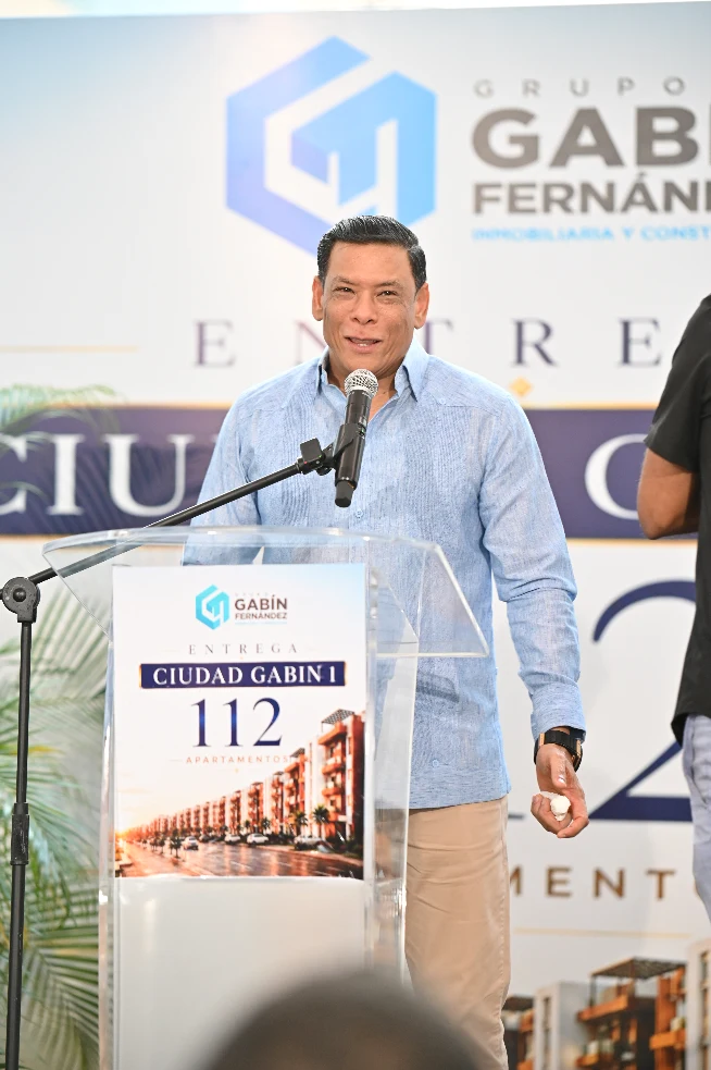 Foto 15 de El Grupo Gabín Fernández entregó  112 apartamentos a 112 familias en San Francisco de Macoris