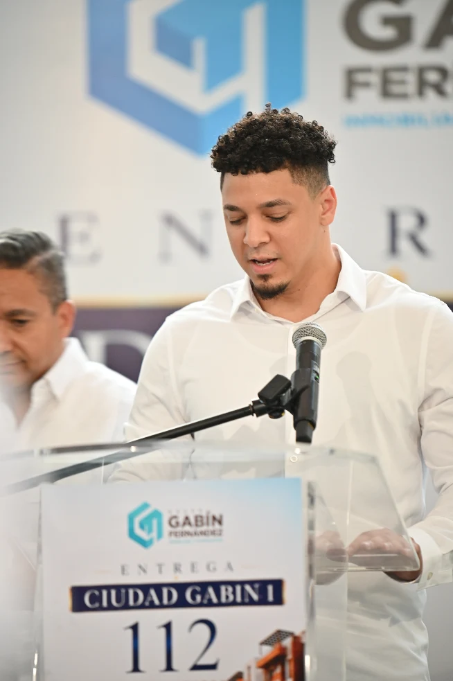Foto 13 de El Grupo Gabín Fernández entregó  112 apartamentos a 112 familias en San Francisco de Macoris