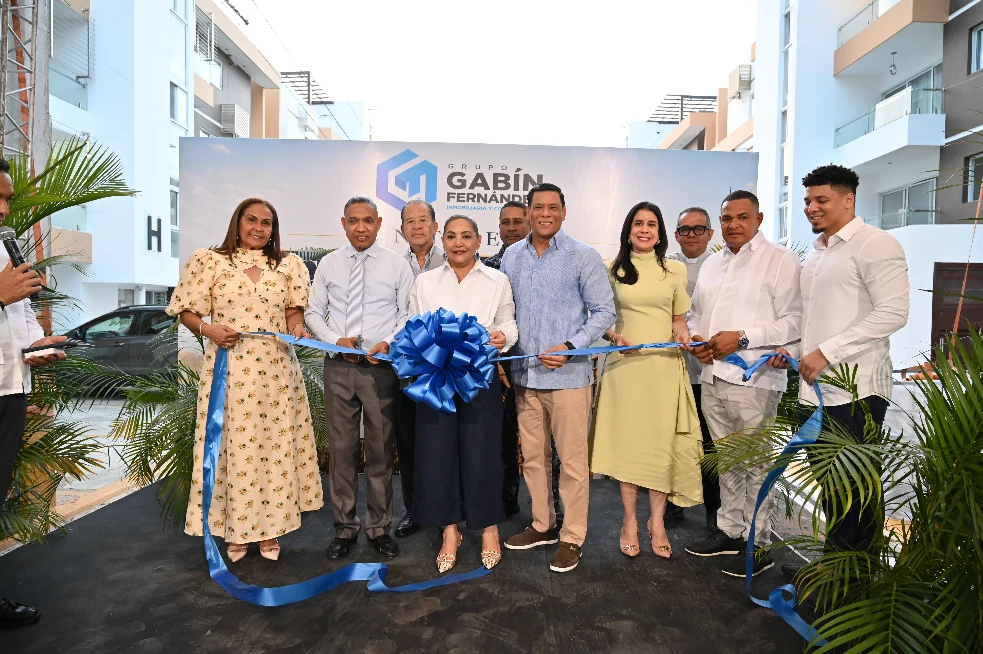 Foto 30 de El Grupo Gabín Fernández entregó  112 apartamentos a 112 familias en San Francisco de Macoris