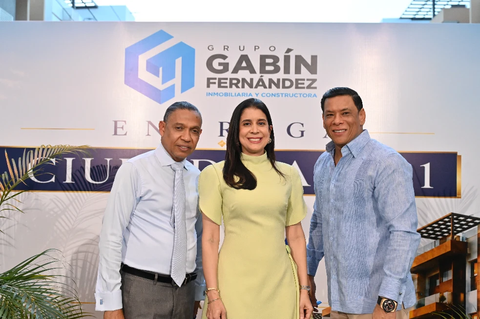 Foto 24 de El Grupo Gabín Fernández entregó  112 apartamentos a 112 familias en San Francisco de Macoris