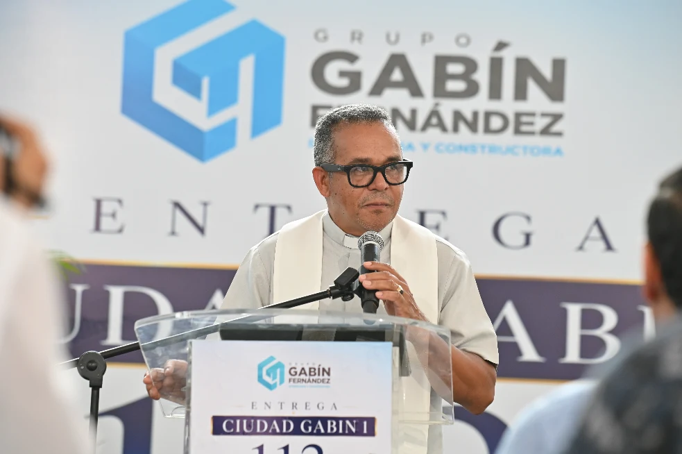 Foto 16 de El Grupo Gabín Fernández entregó  112 apartamentos a 112 familias en San Francisco de Macoris